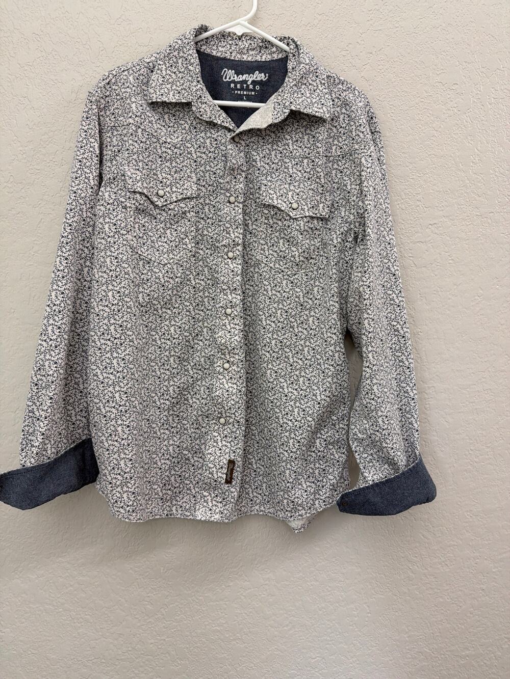 Wrangler retro pearl snap button up size L